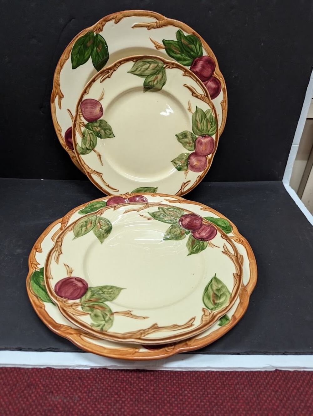 Set of 4 Vintage Franciscan Ware Red Apple Plates (2) 8" Salad (2) 9.5" Dinner